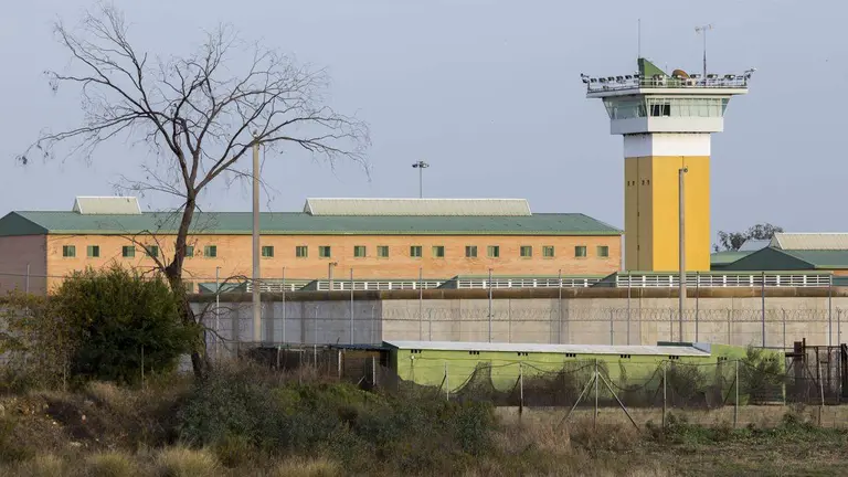 Personal funcionario de la prisión también estaba llamado a votar