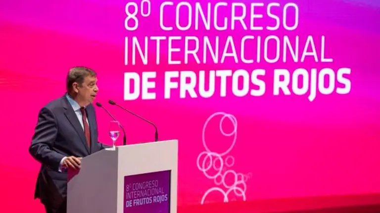 El ministro Planas, en su intervenci&oacute;n en el Congreso de Frutos Rojos