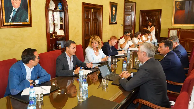 Reunión Puerto-Ciudad en el Ayuntamiento