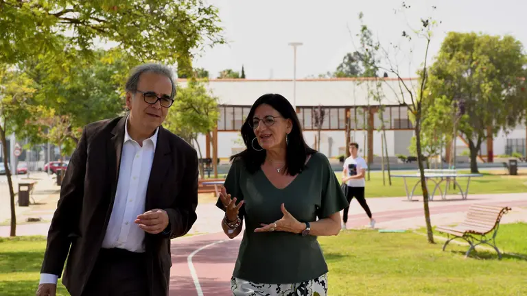 La Rectora junto al ministro