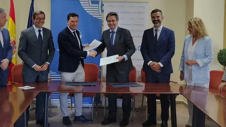 Firma protocolo APH Endesa esta mañana