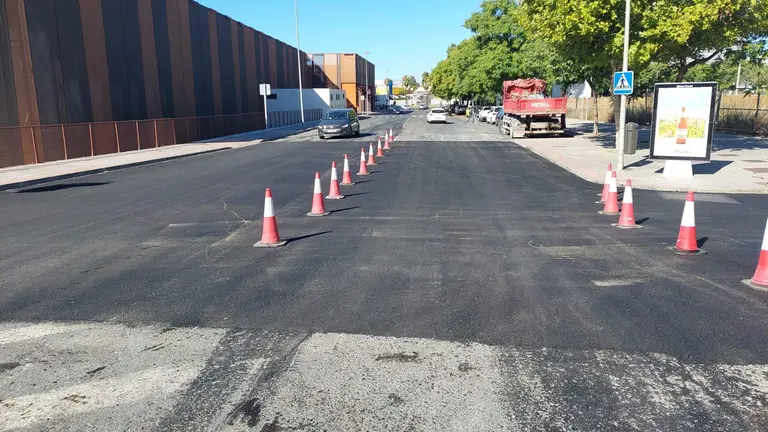 Asfaltado calle que conecta con Holea