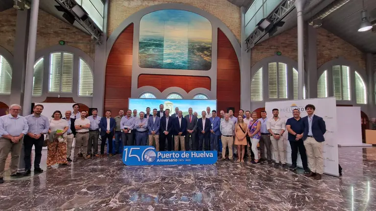 Foto grupal de la comunidad portuaria