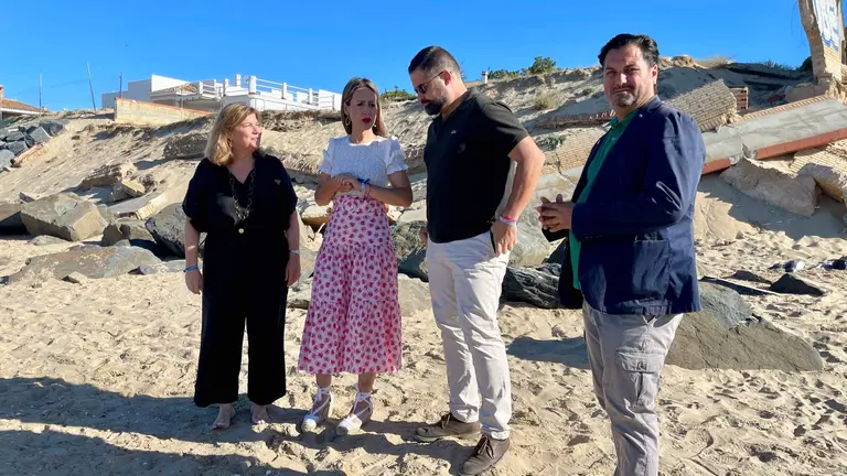 Verano visita El Portil junto al alcalde de Cartaya