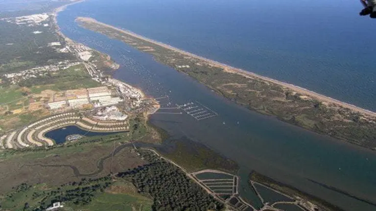 R&iacute;a del Piedras