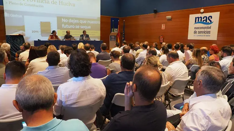 Pleno MAS celebrado en la sede de Giahsa en Aljaraque