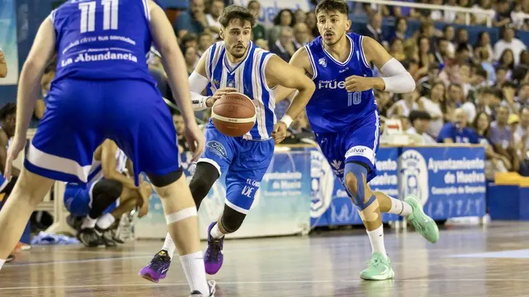 El Enrique Benítez ya tiene más de media plantilla.