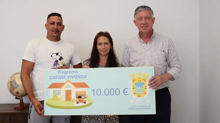Entrega del cheque vivienda