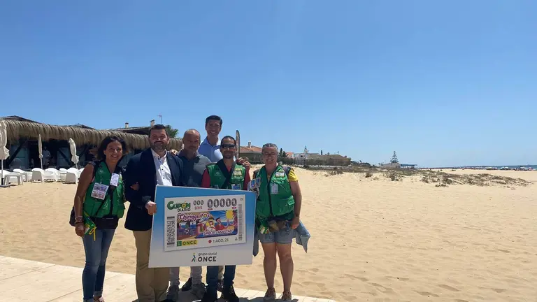 Presentación en Punta Umbría del cupón de la ONCE dedicado a los chiringuitos 1
