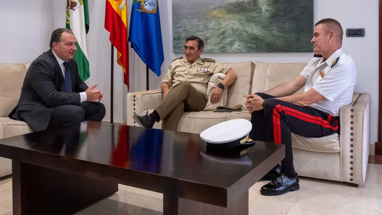 De izquierda a derecha, David Toscano, Amós Paramio y Manuel Barrera de Segura