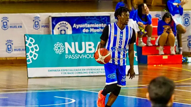 El base canadiense Godwin Boahen.