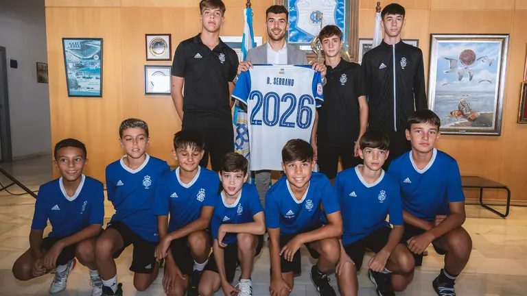 La presentación de la renovación de Rubén Serrano.