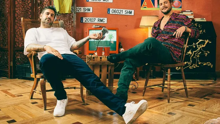 Melendi y el onubense Manuel Carrasco.