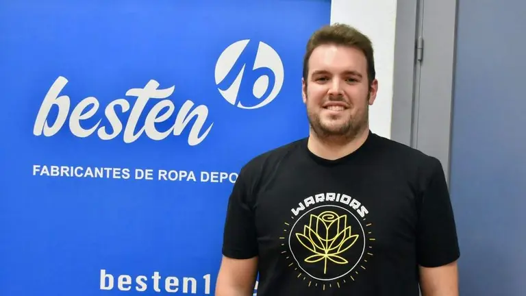 íñigo Núñez es el entrenador del Ciudad de Huelva.