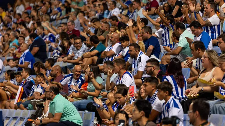 El Nuevo Colombino se vuelca con el Recre.