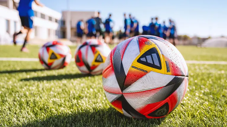 El fútbol está de luto.