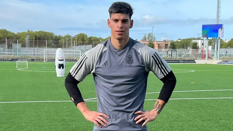 Centurión en su primer entreno con el Recre