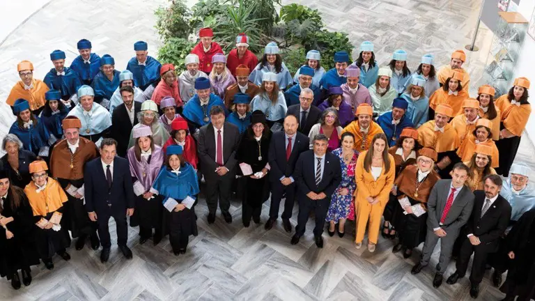 Foto de familia de la inauguración del Curso 23-24