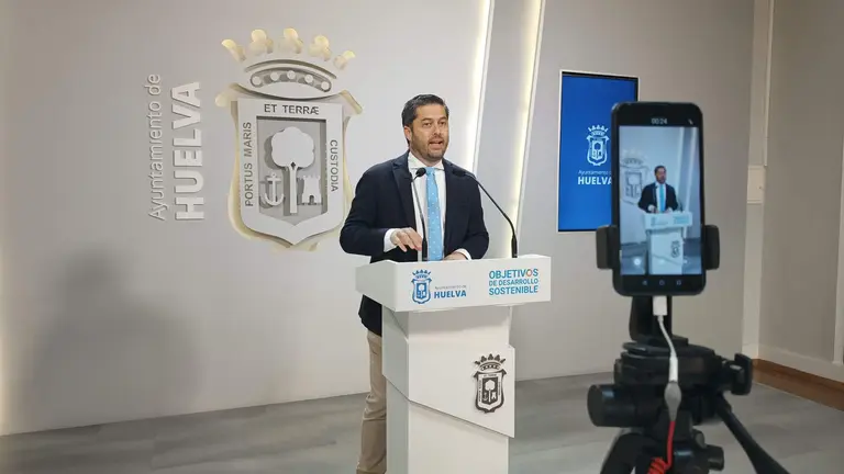 Francisco Baluffo en rueda de prensa