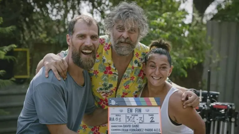 Mantero, con parte del reparto