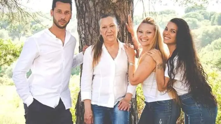 Cn su hijo Joaquín y sus hijas María y Ana