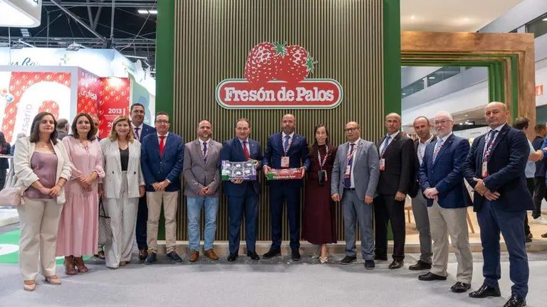 Toscano, en el stand onubense