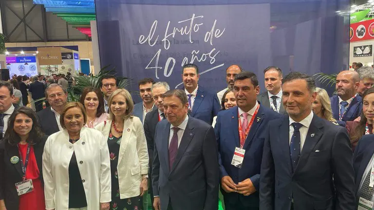 Planas junto a productores onubenses