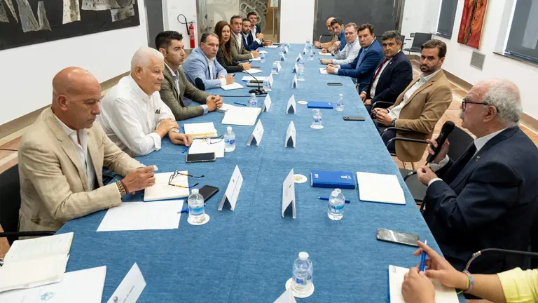 Primera reunión de la Comisión en la Diputación