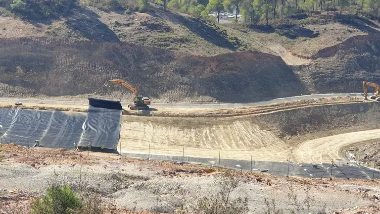 Detalle de las obras en el vertedero