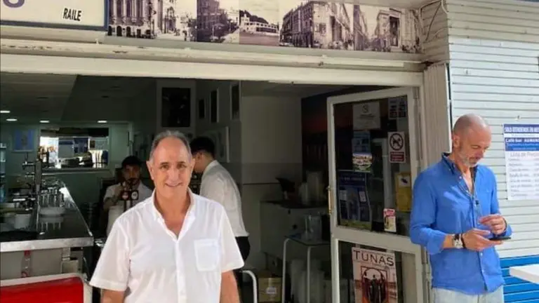 Rafael en la puerta del Agmanir