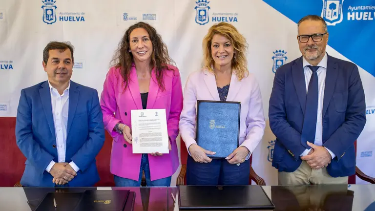 Firma del convenio Junta y Ayuntamiento