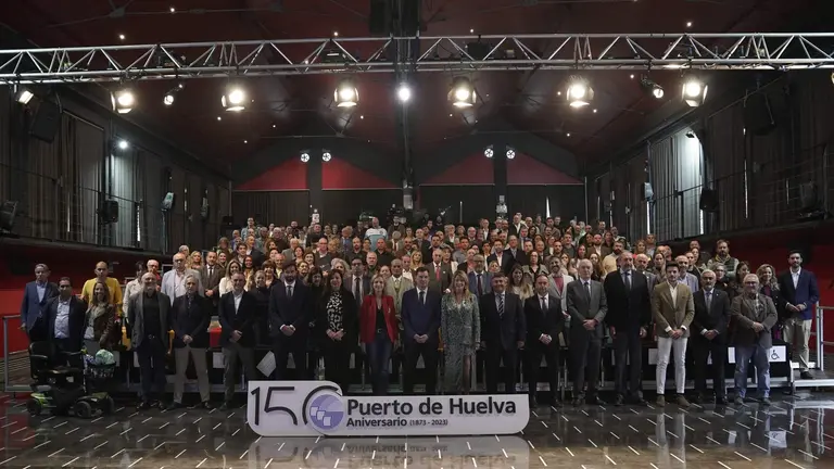Foto de familia en el acto de la Autoridad Portuaria
