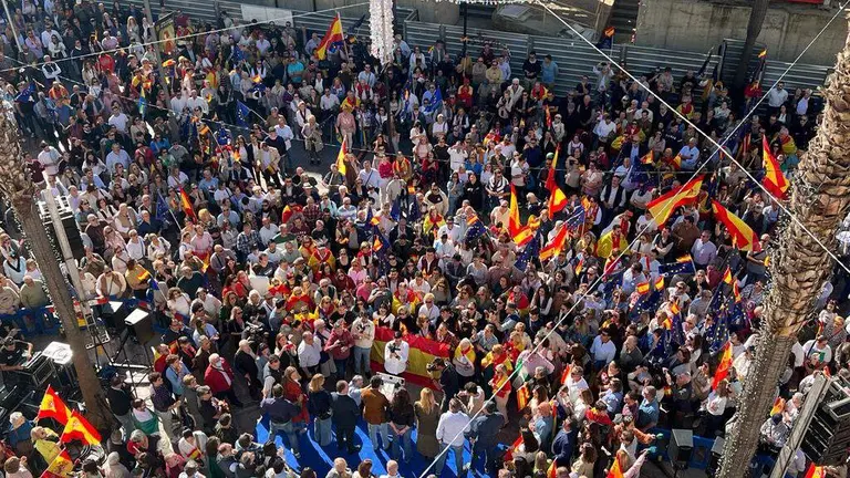 Vista de la concentraci&oacute;n desde el Ayuntamiento
