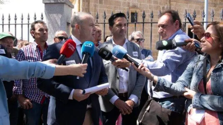 Portavoces de la Plataforma en una declaración