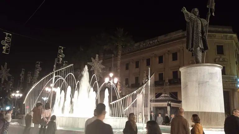 Primeros posados ante la nueva fuente