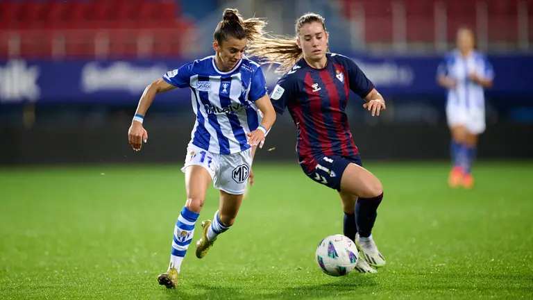 El Sporting de Huelva ante el Eibar.