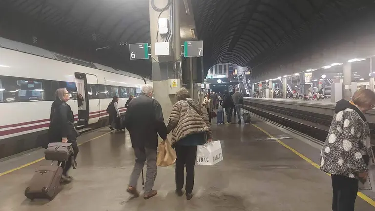 Transbordo de pasajeros en Sevilla direcci&oacute;n Huelva