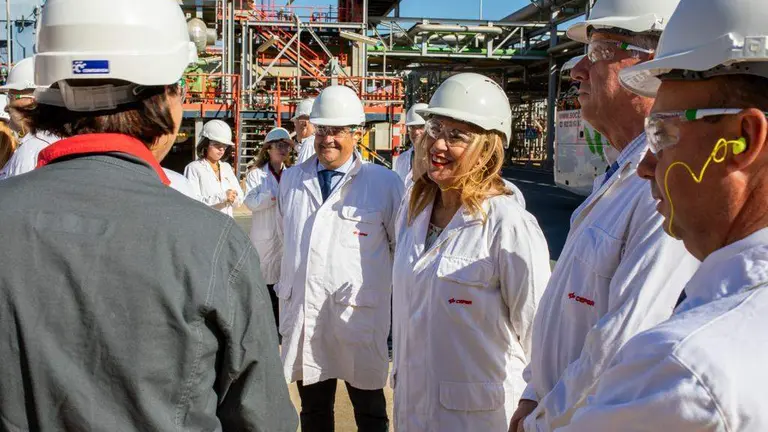 Visita de la Consejera a CEPSA