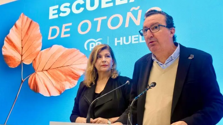 González presenta la Escuela de Otoño popular