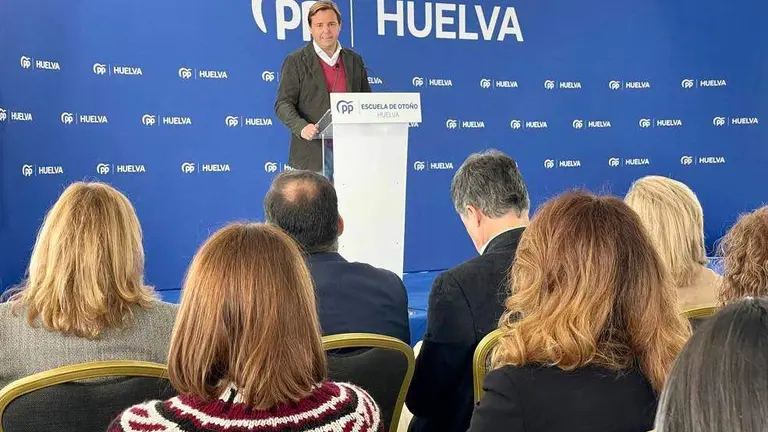 A Repullo en la Escuela popular de Huelva