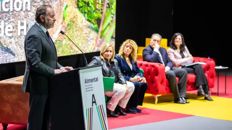 Jos&eacute; Luis Garc&iacute;a Palacios interviene en el Foro Alimental