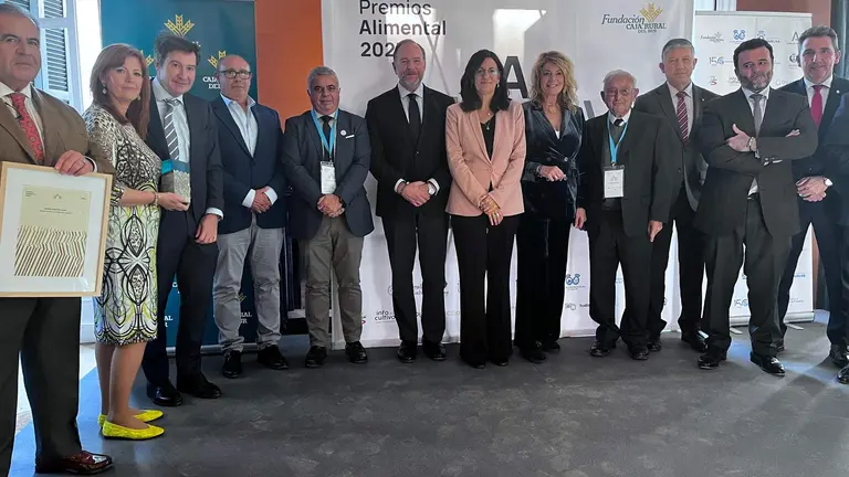 Foto de familia de los Premiados