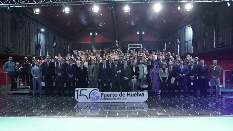 Foto de familia en el D&iacute;a del Puerto