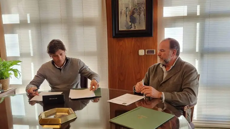 Firma por parte de los dos presidentes