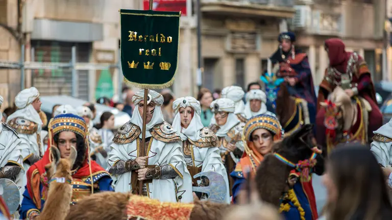 Comitiva del heraldo real onubense