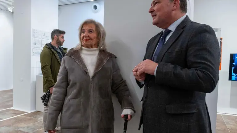 David Toscano, en la inauguración junto a la familia