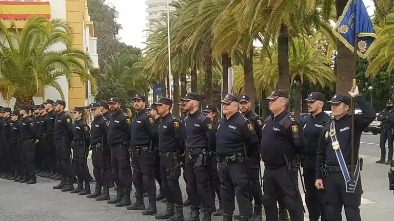 Agentes de la Polic&iacute;a Nacional, esta ma&ntilde;ana en Huelva