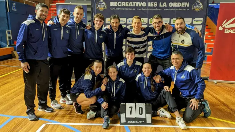 La plantilla del IES La Orden tras ganar el partido.