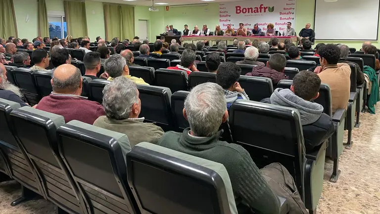 Asamblea informativa de los agricultores convocada por la Plataforma de Regad&iacute;os