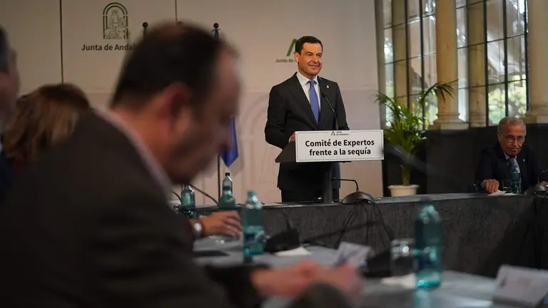 Juanma MOreno en el Comit&eacute; de Expertos de la sequ&iacute;a